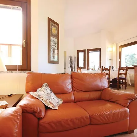 Σπίτι διακοπών 3 Bedroom Lovely In Costa Rei -ca- *