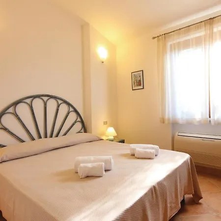 Σπίτι διακοπών 3 Bedroom Lovely In Costa Rei -ca- *